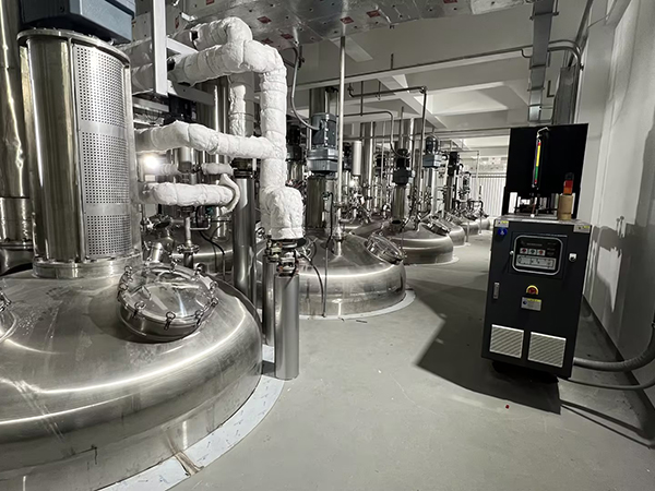 環(huán)保型熱熔膠反應(yīng)釜電加熱油爐「歐能機(jī)械」