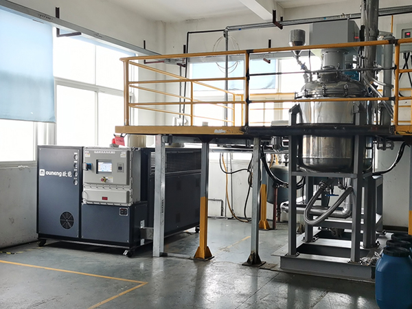 500升的攪拌釜控溫防爆冷熱一體機(jī)「歐能機(jī)械」