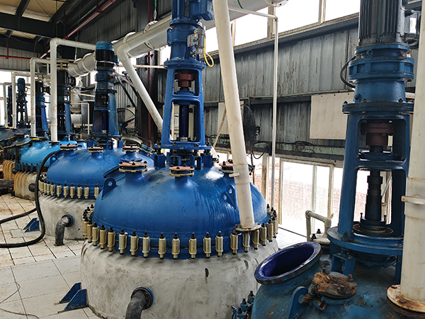 化肥生產(chǎn)搪瓷反應(yīng)釜加熱油溫機(jī)