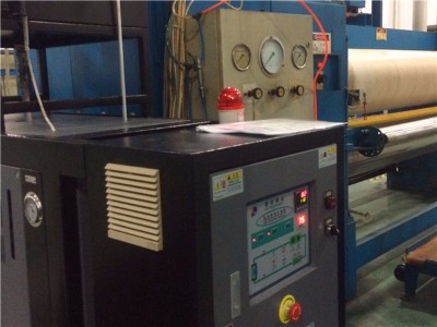 壓光輥筒水循環(huán)溫度控制機(jī)，「歐能機(jī)械」為您提供安全可靠的控溫方式